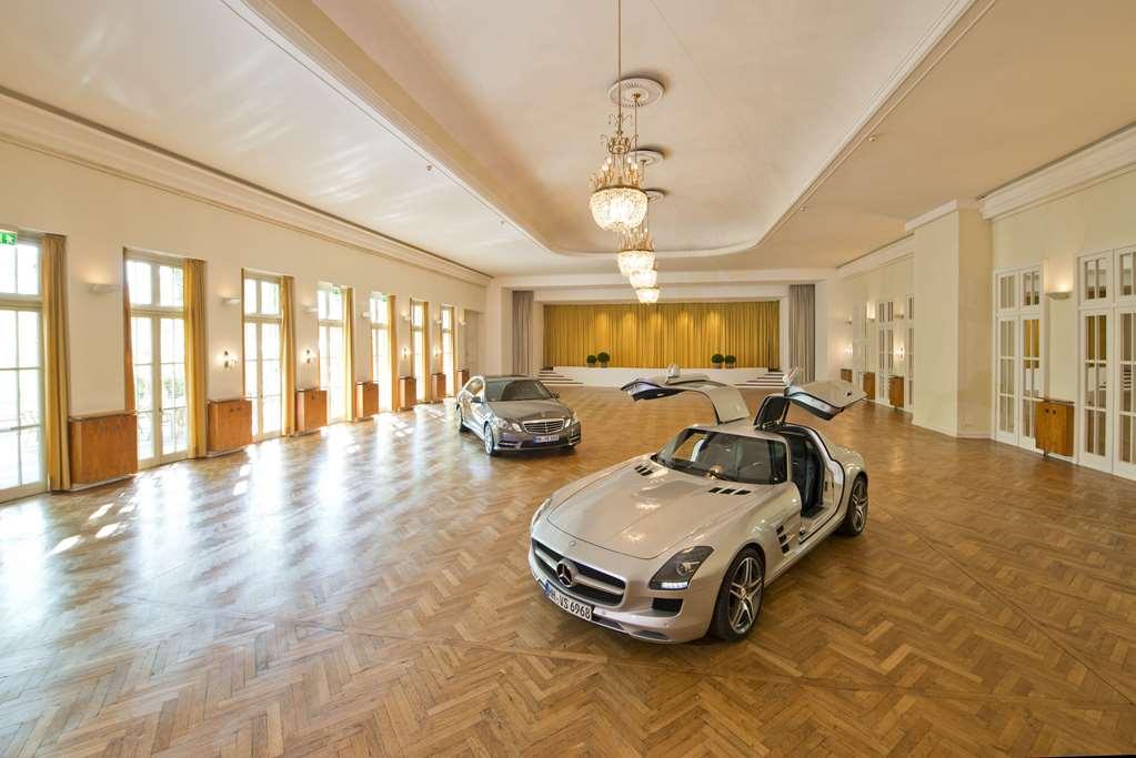 Privathotel Lindtner Hamburgo Instalações foto Mercedes-Benz Museum