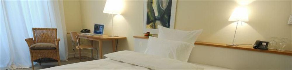 Privathotel Lindtner Hamburgo Exterior foto A room at the hotel