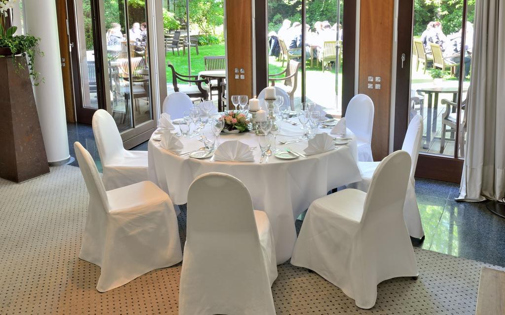Privathotel Lindtner Hamburgo Exterior foto A table set for a wedding reception